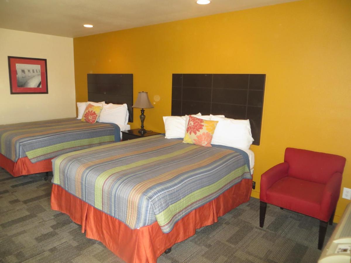 Kenedy Country Inn Экстерьер фото